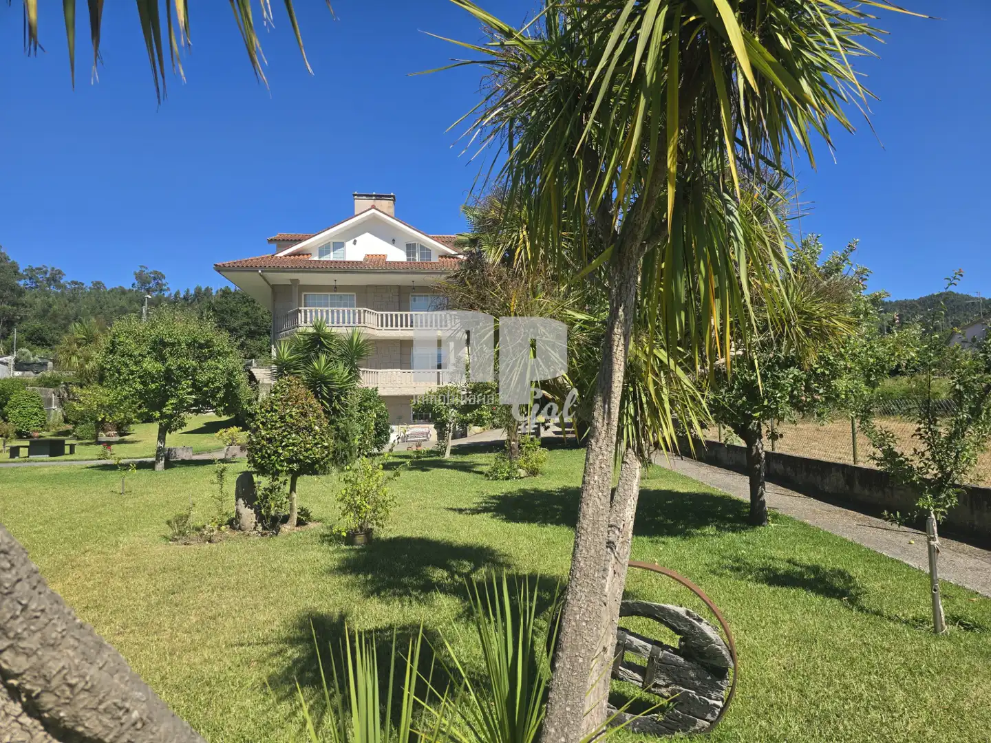 https://static.fotocasa.es/images/ads/d2067e58-fc3c-4fe3-82fc-da0ebfc1cbdf?rule=original