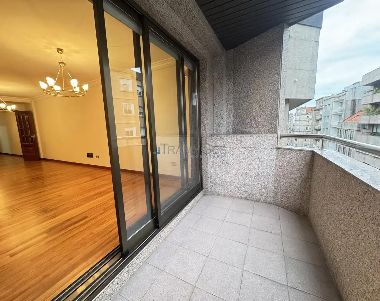 https://static.fotocasa.es/images/ads/72813458-a110-4416-8517-7320cda0e9f9?rule=original