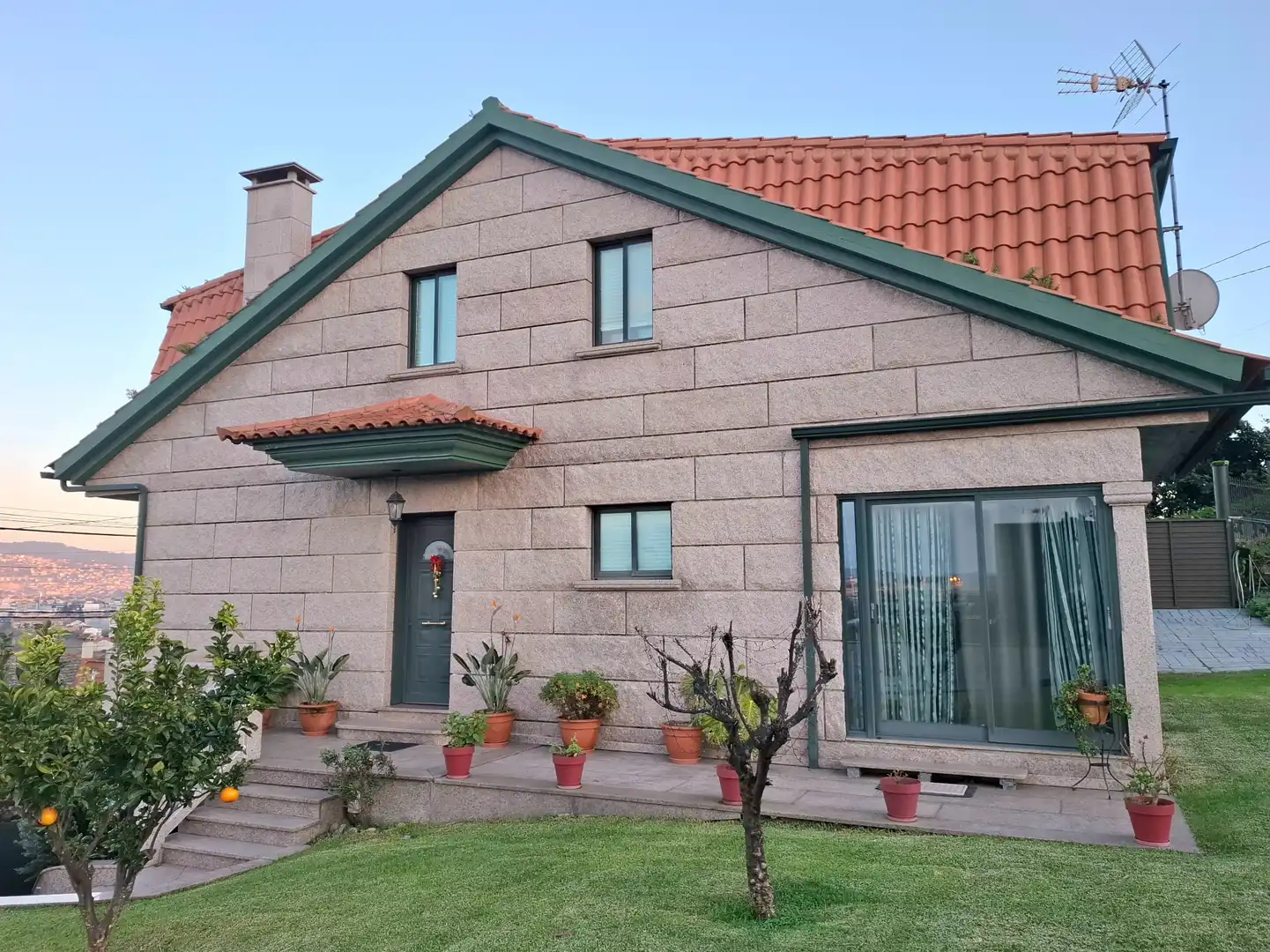 https://static.fotocasa.es/images/ads/b7255f55-0b81-4cb2-9085-ecfadc83803e?rule=original