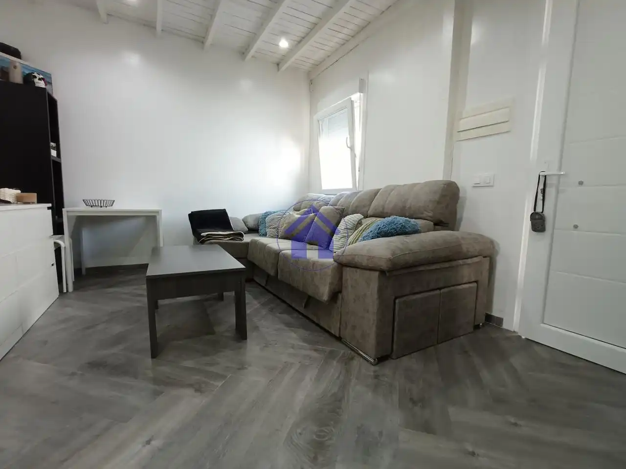 https://static.fotocasa.es/images/ads/db8c5af8-5d2c-42a5-9f40-2d92f93d52e4?rule=original