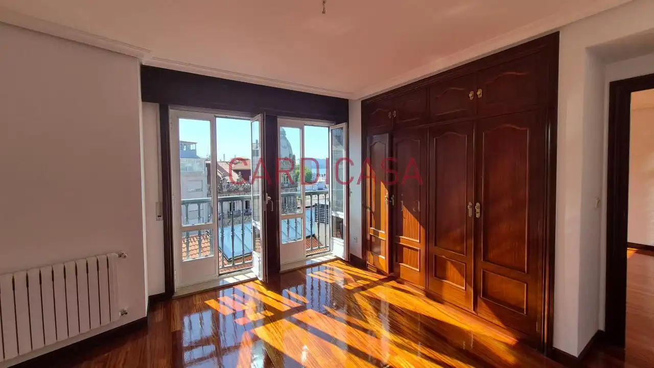 https://static.fotocasa.es/images/ads/4c8cdd97-07da-45ac-b91c-48da3a81a197?rule=original