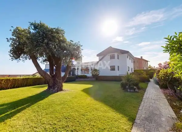 https://static.fotocasa.es/images/ads/9db63c9d-43a1-4c37-9c07-0db5a983e403?rule=original