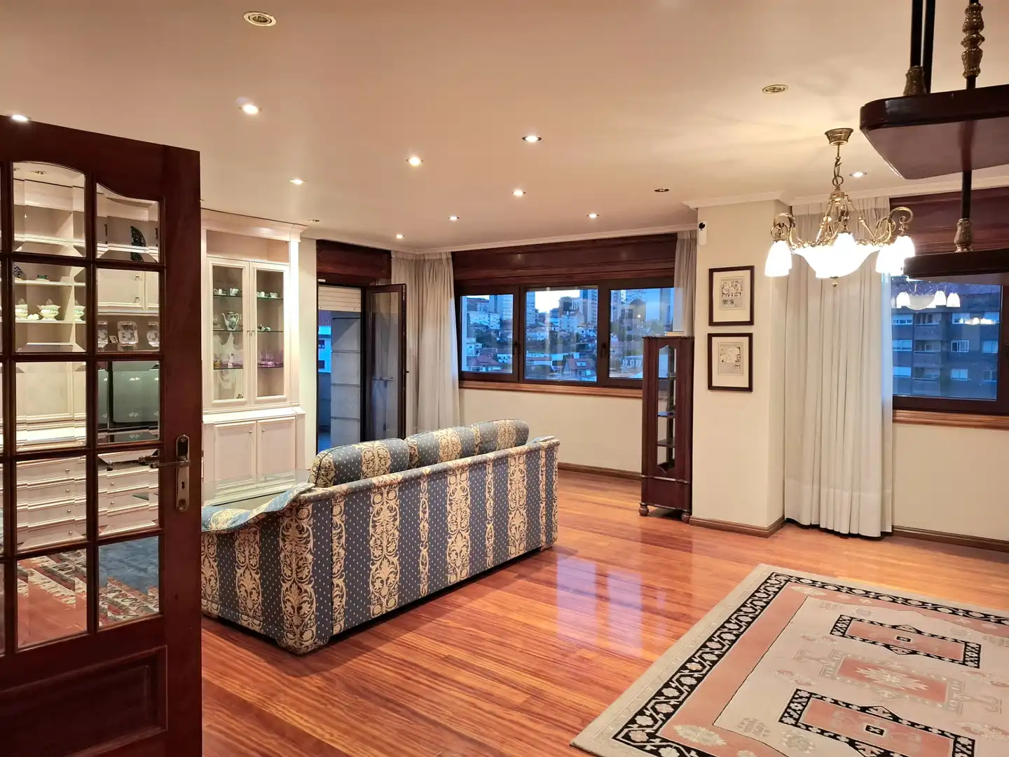 https://static.fotocasa.es/images/ads/0b07f694-1b47-4588-9961-5ef85b3109d0?rule=original