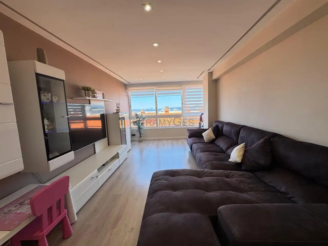 https://static.fotocasa.es/images/ads/60a7d865-1769-4a6c-9f42-2518170a02ed?rule=original