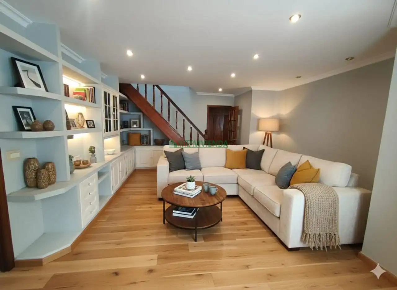 https://static.fotocasa.es/images/ads/6feeae14-14b6-4caa-b329-004ead93925d?rule=original