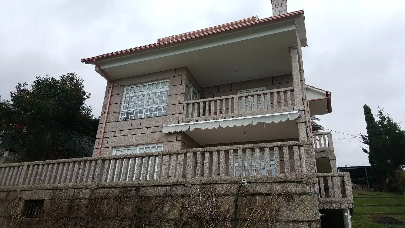 https://static.fotocasa.es/images/ads/5fa8c5db-946b-4968-8a44-bfab130db550?rule=original