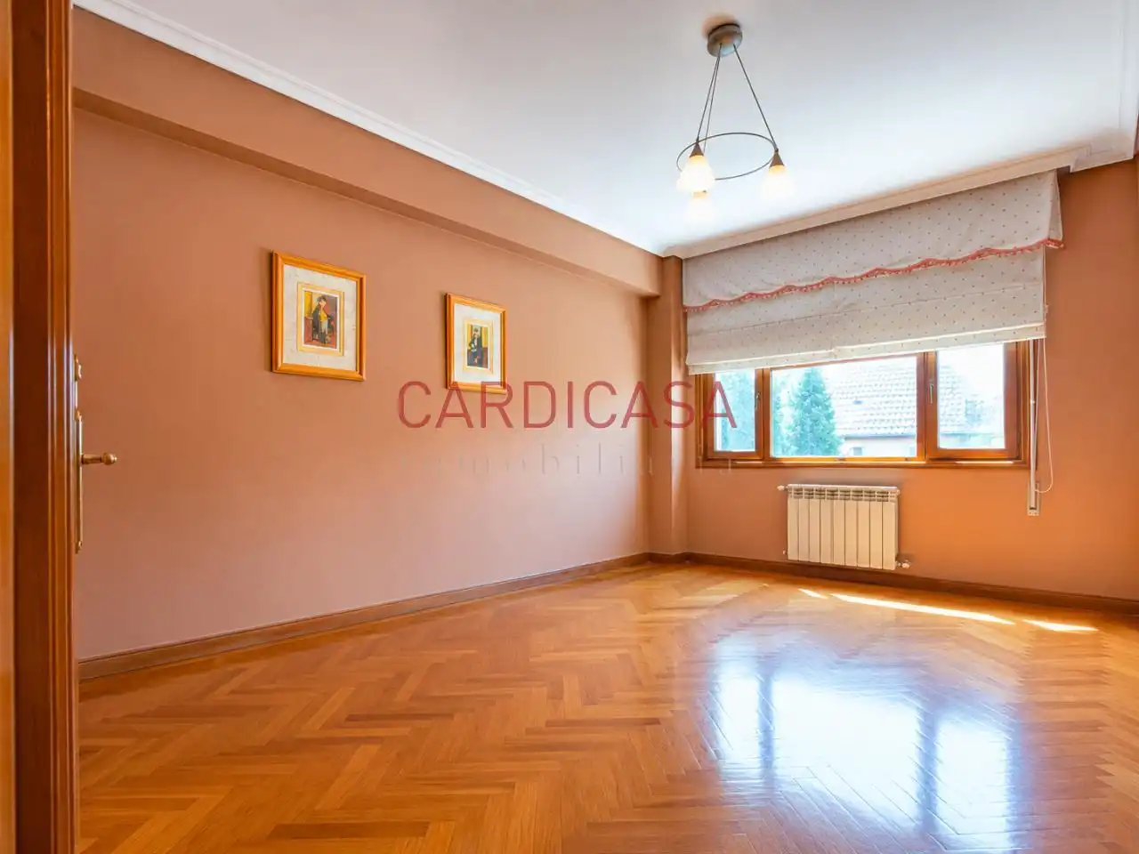 https://static.fotocasa.es/images/ads/54eb9894-ee36-4840-bb44-792dba157b00?rule=original