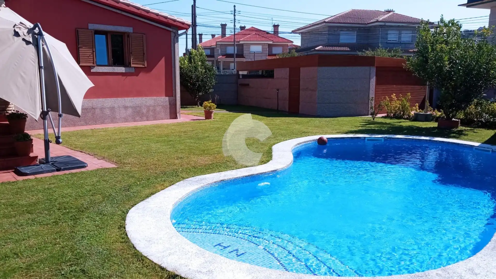 https://static.fotocasa.es/images/ads/fea34d42-1f38-4291-b796-d5ae29dad3a9?rule=original