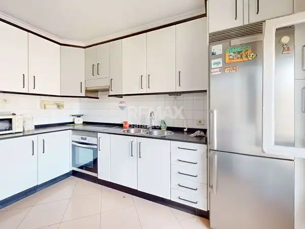 https://static.fotocasa.es/images/ads/90ebaa47-557d-4b5e-9347-900168ee4c66?rule=original