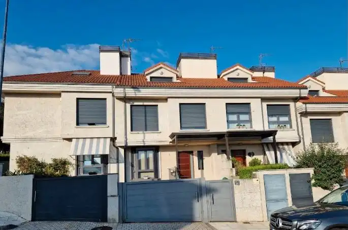 https://static.fotocasa.es/images/ads/87eb2386-c104-48ee-8f6a-e0b630b90a76?rule=original