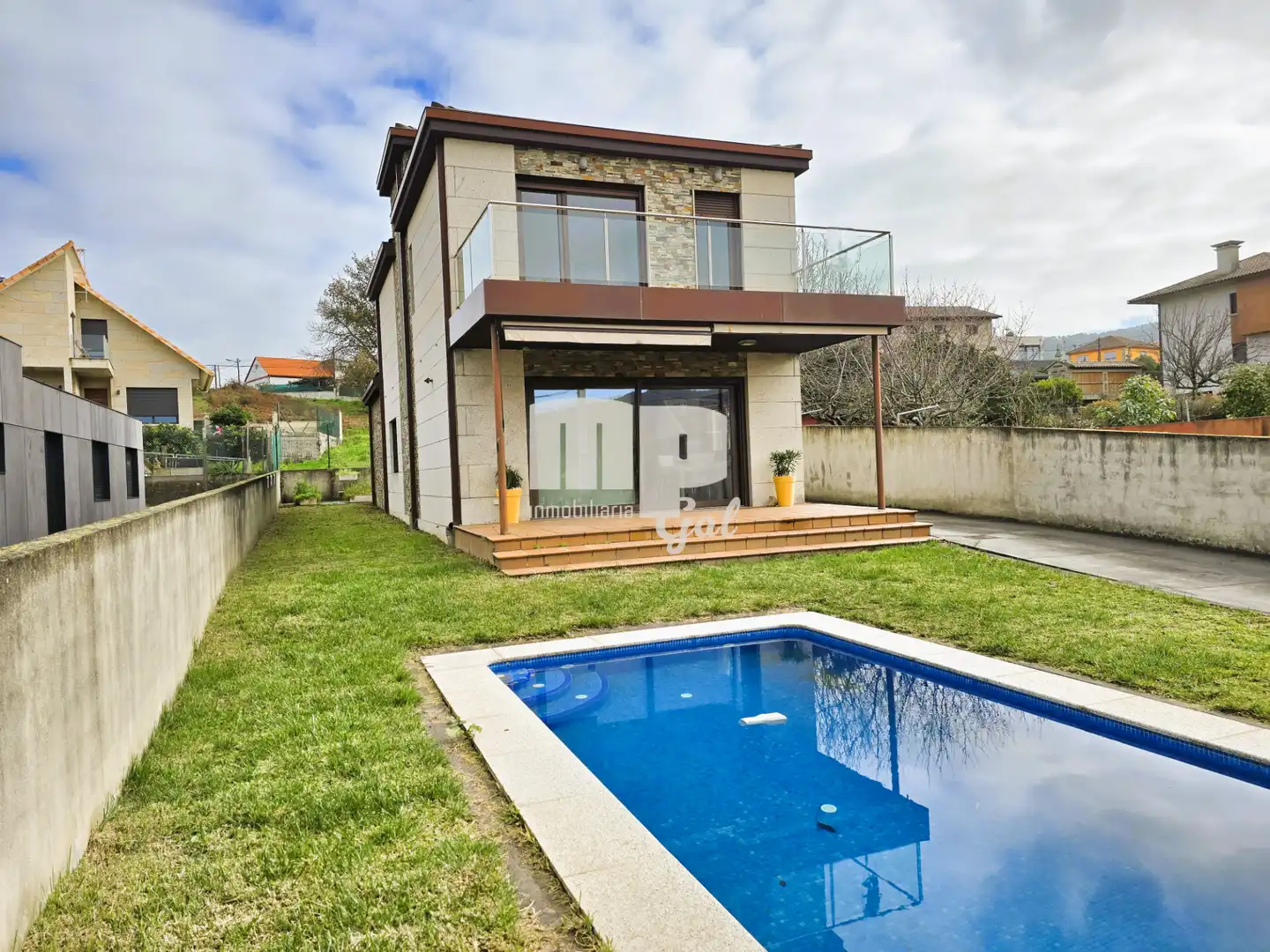 https://static.fotocasa.es/images/ads/12964dbb-bce3-4104-8542-9b11f5d2add9?rule=original