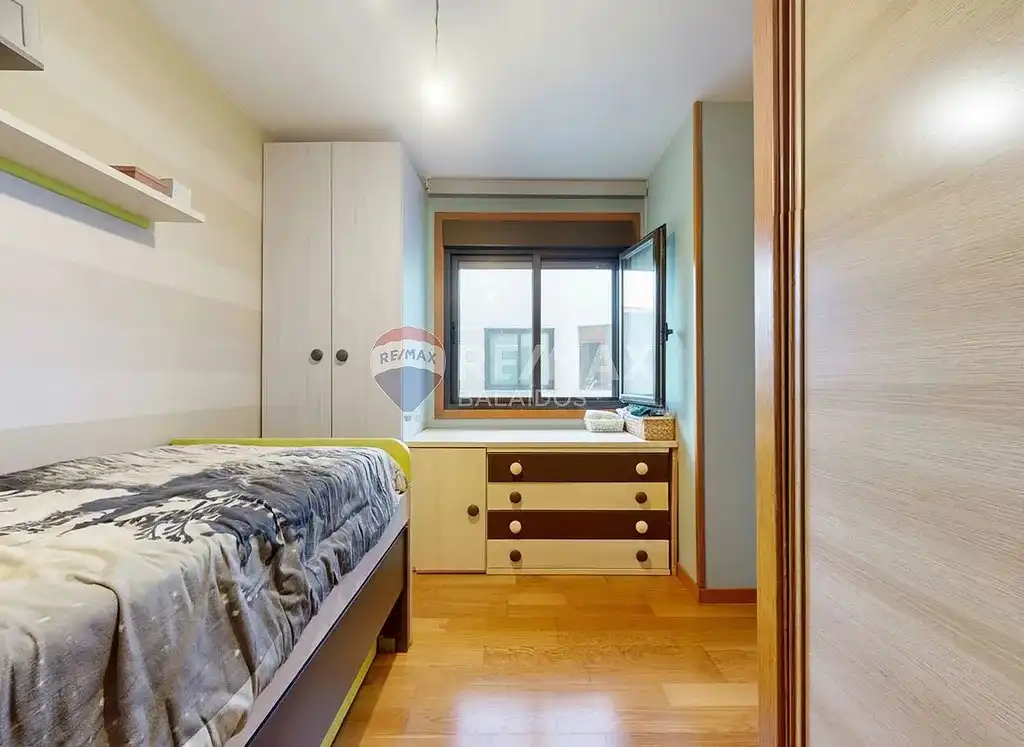 https://static.fotocasa.es/images/ads/7f981f0b-5b4a-429a-8b06-8e36e02c87f9?rule=original