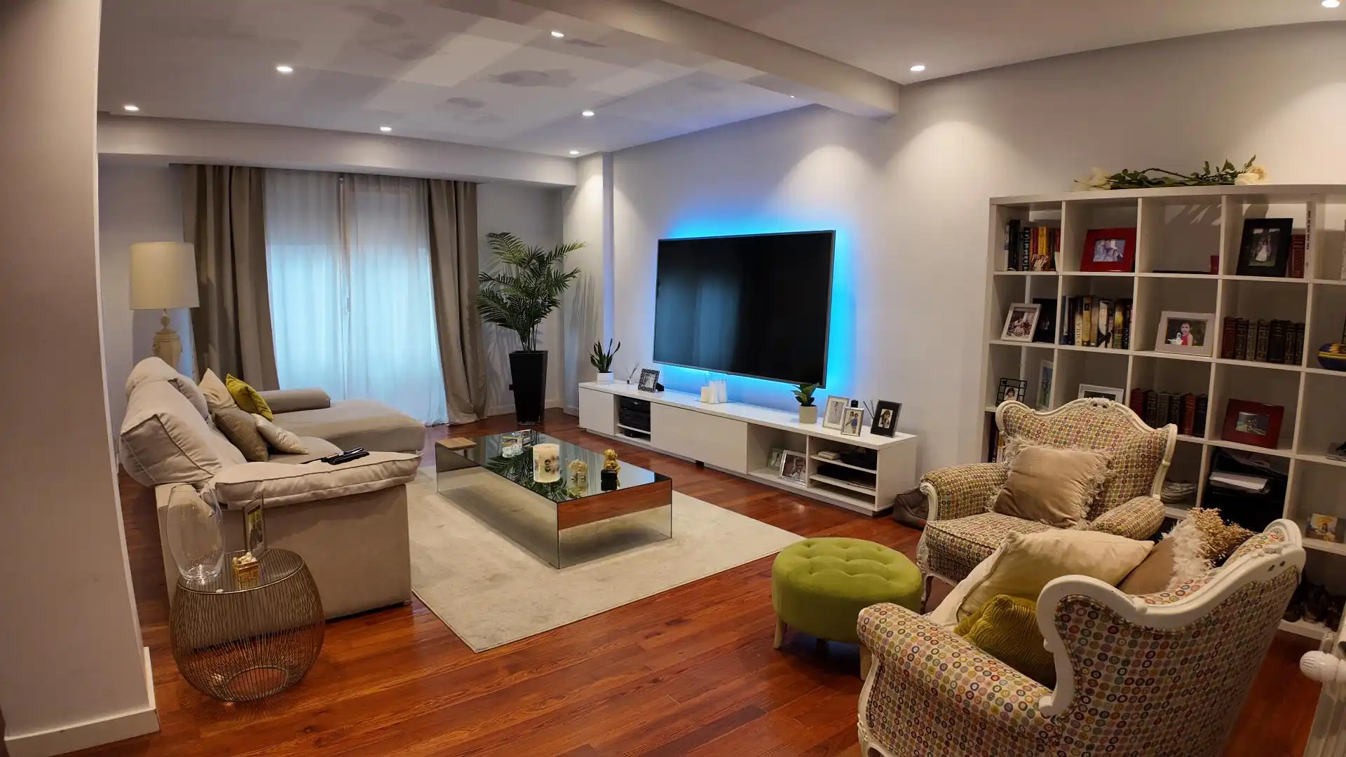 https://static.fotocasa.es/images/anuncio/2025/08/27/187407848/4739359438.jpg?rule=original
