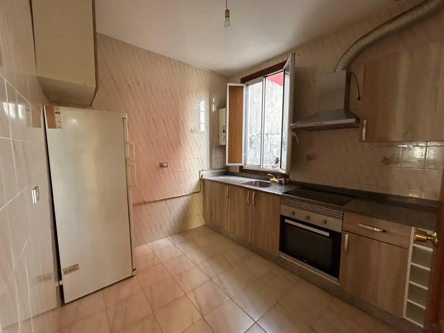 https://static.fotocasa.es/images/ads/ad52d489-a430-458b-82ea-4617cafb17b3?rule=original