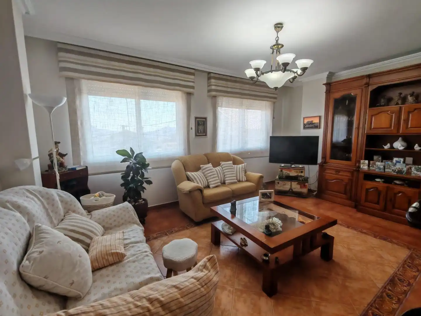 https://static.fotocasa.es/images/ads/3c2d7dff-1f16-4895-97f6-fb5b5b92827a?rule=original