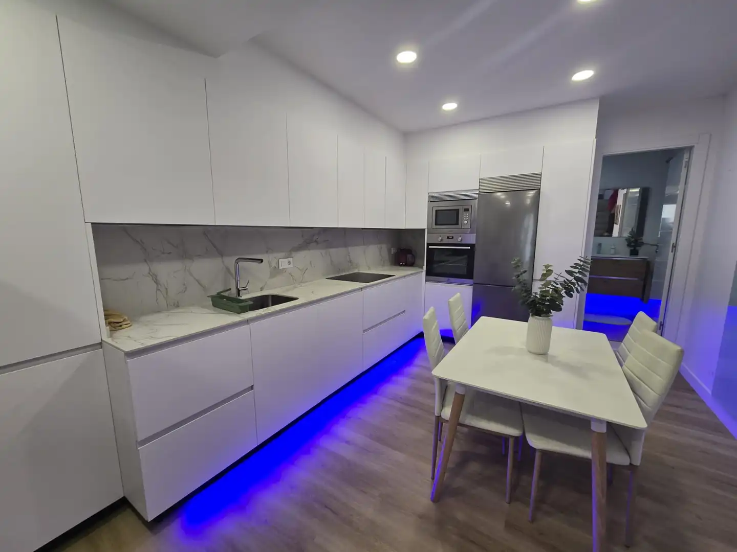 https://static.fotocasa.es/images/ads/4c7d2be2-19c8-4a22-85a2-18642afdf435?rule=original