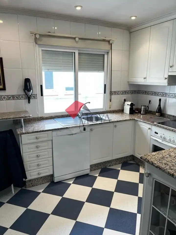 https://static.fotocasa.es/images/ads/d09f9853-d19c-4f05-b71f-f3ee76be4b50?rule=original