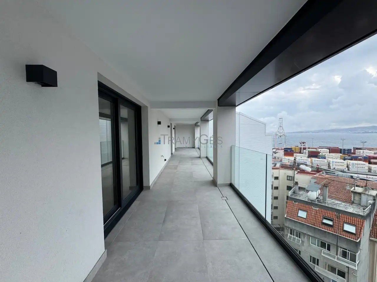https://static.fotocasa.es/images/ads/e18c4de0-bd5f-4b08-bd81-6e02d85e0755?rule=original