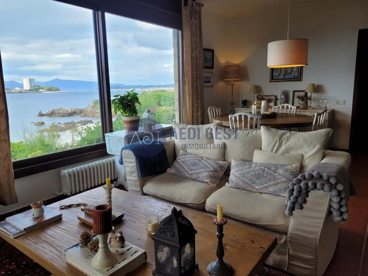 https://static.fotocasa.es/images/ads/d19bdad5-8fad-4087-b1b6-b1cad187d408?rule=original