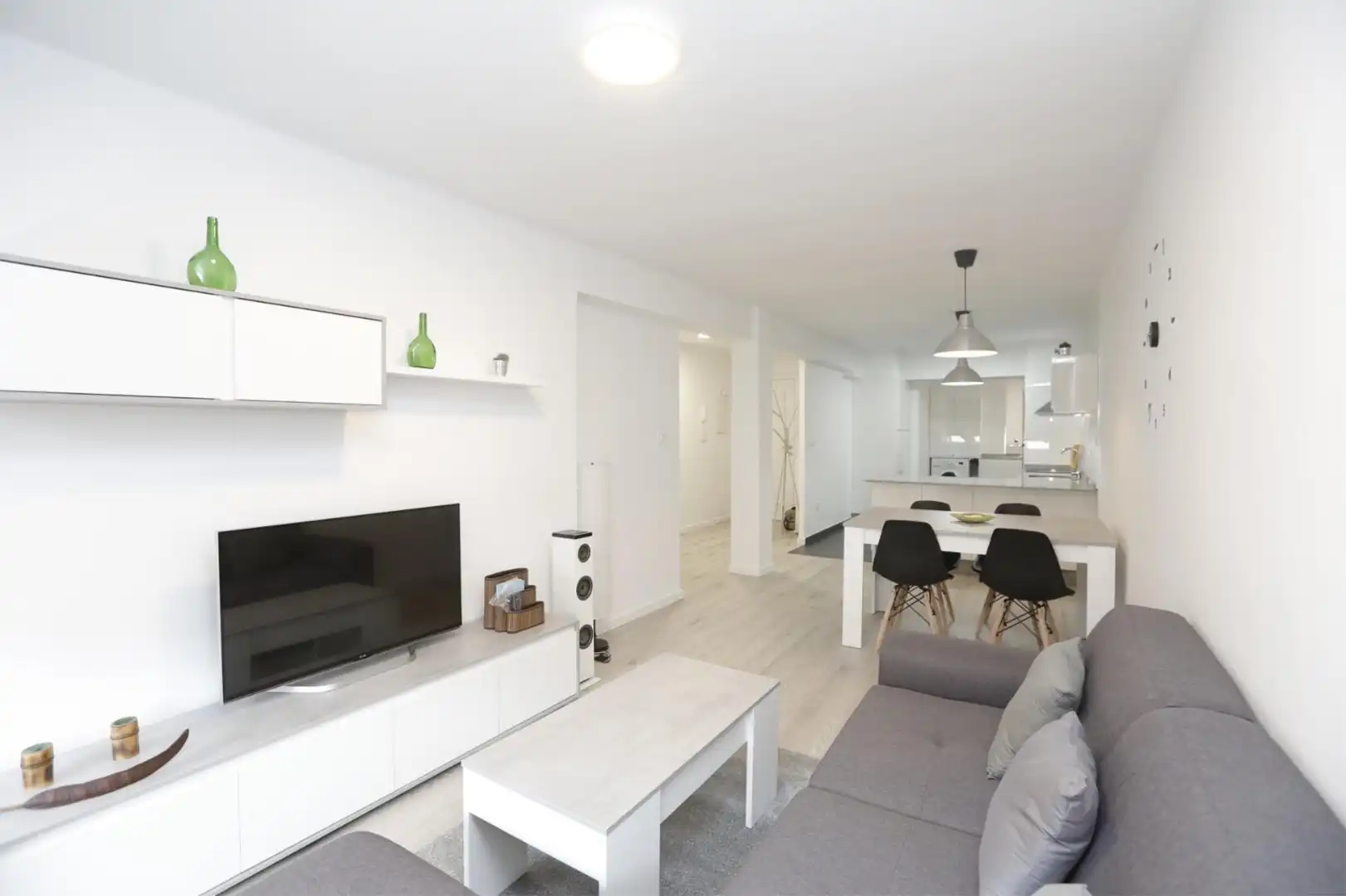 https://static.fotocasa.es/images/anuncio/2024/12/16/185155318/4505757244.jpg?rule=original