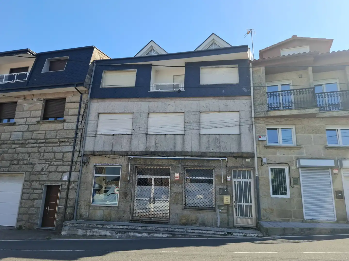 https://static.fotocasa.es/images/ads/985af78a-e1cf-4c9c-8e90-92535f346a05?rule=original