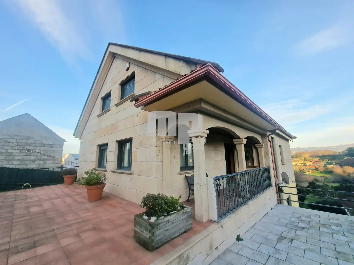 https://static.fotocasa.es/images/ads/e264e13d-53e9-4124-a2f9-bfcb3ff07b0e?rule=original