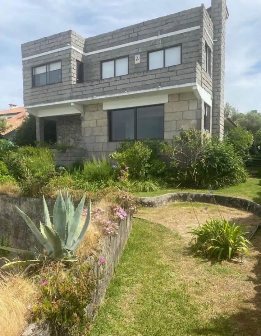 https://static.fotocasa.es/images/ads/cf342d82-b2e0-4164-be90-45828ffc8783?rule=original