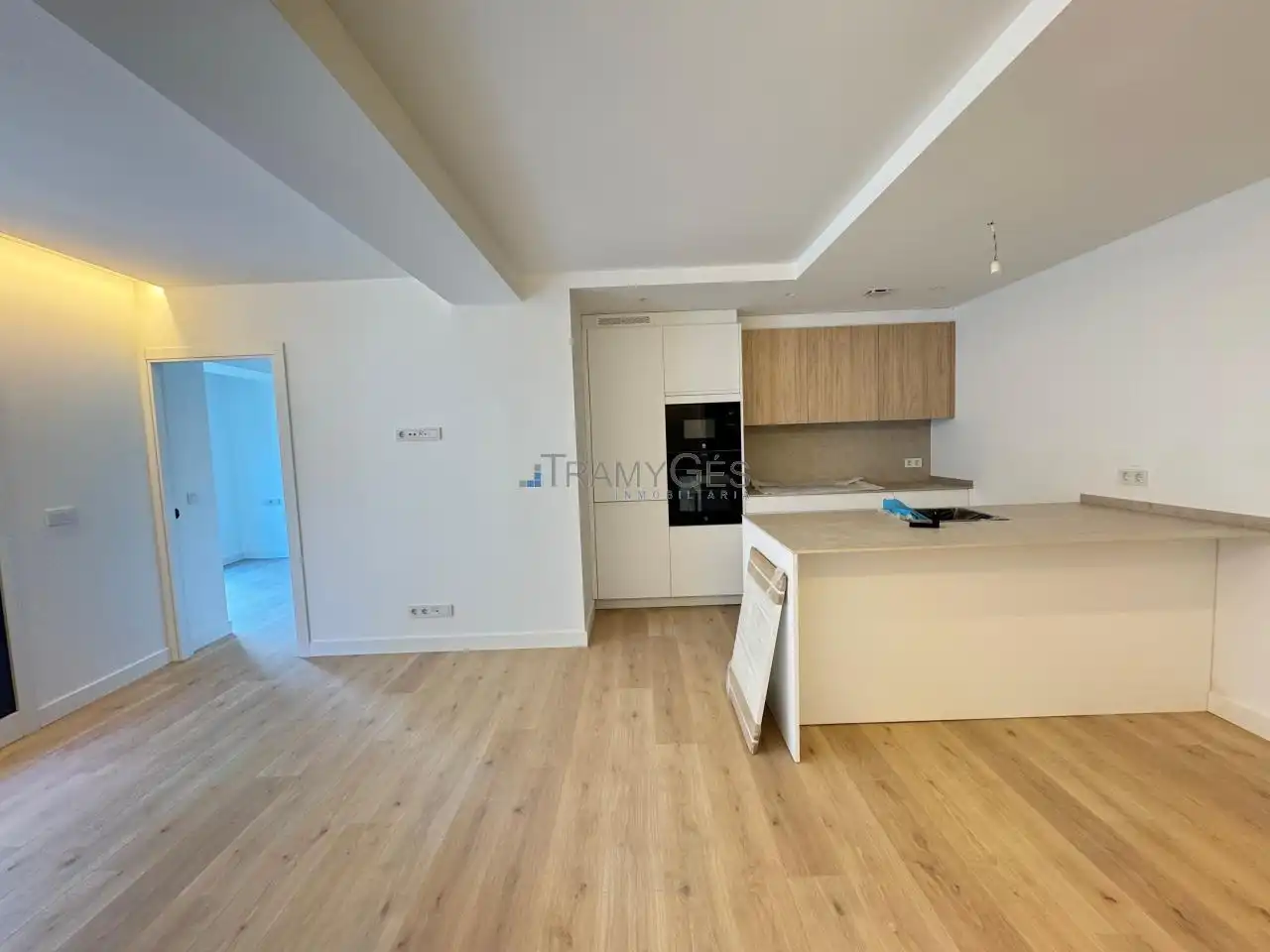 https://static.fotocasa.es/images/ads/ae0dfe60-767c-4404-81f8-2dbcfb1ff531?rule=original