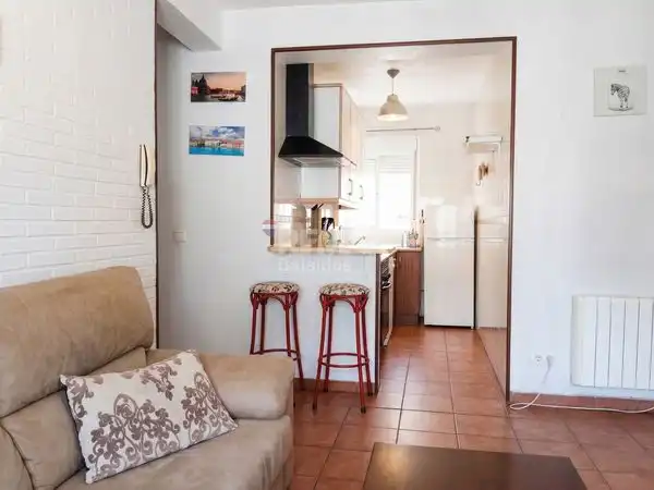 https://static.fotocasa.es/images/ads/76073ddf-448d-4f64-8d10-0eef32a2c70e?rule=original