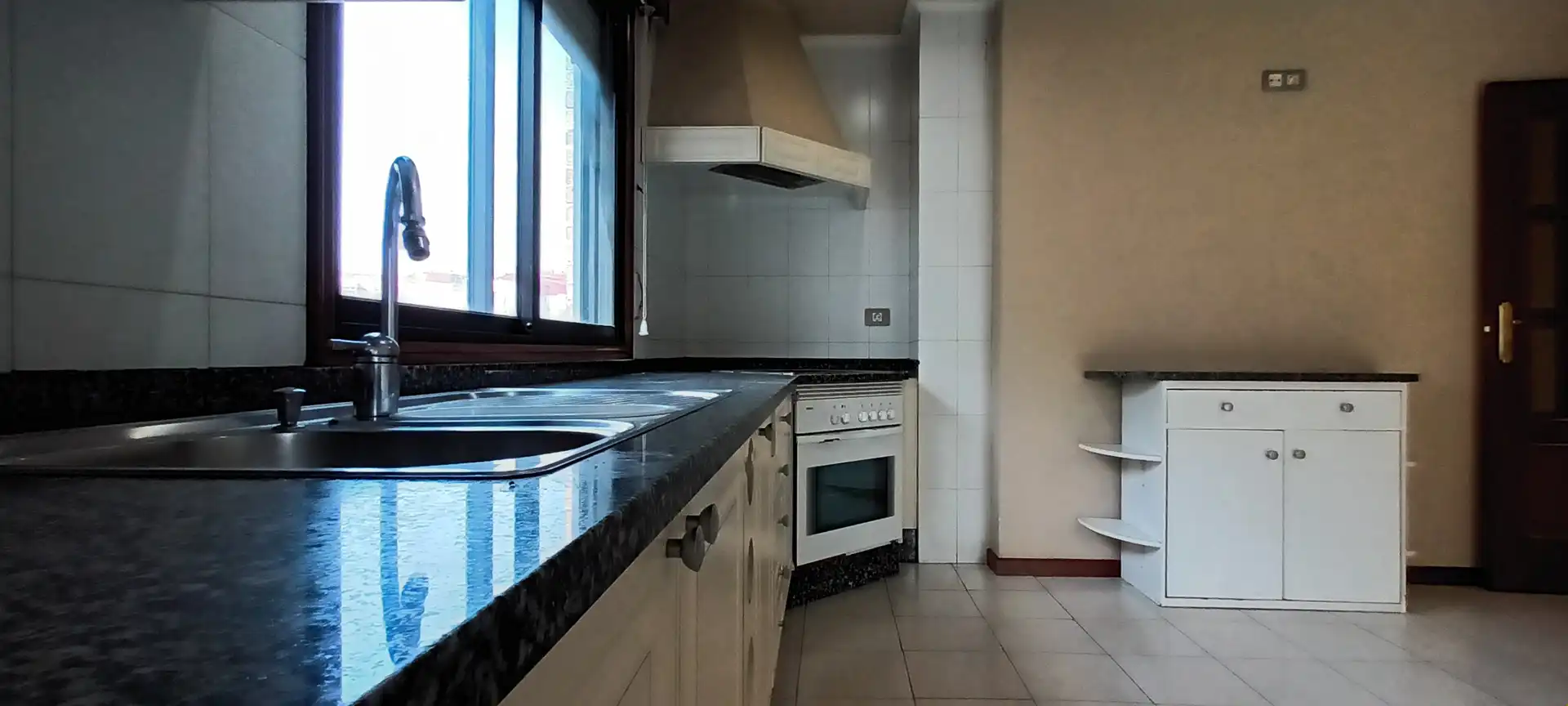 https://static.fotocasa.es/images/ads/40f5ae8e-bfab-404e-ba4e-50b742ea71d1?rule=original