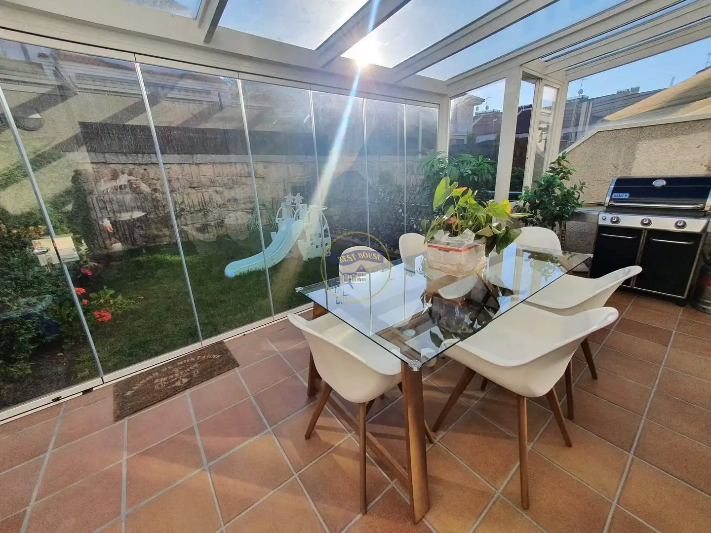 https://static.fotocasa.es/images/ads/d8b722b6-cb73-4a52-8c53-386cf5eecf02?rule=original