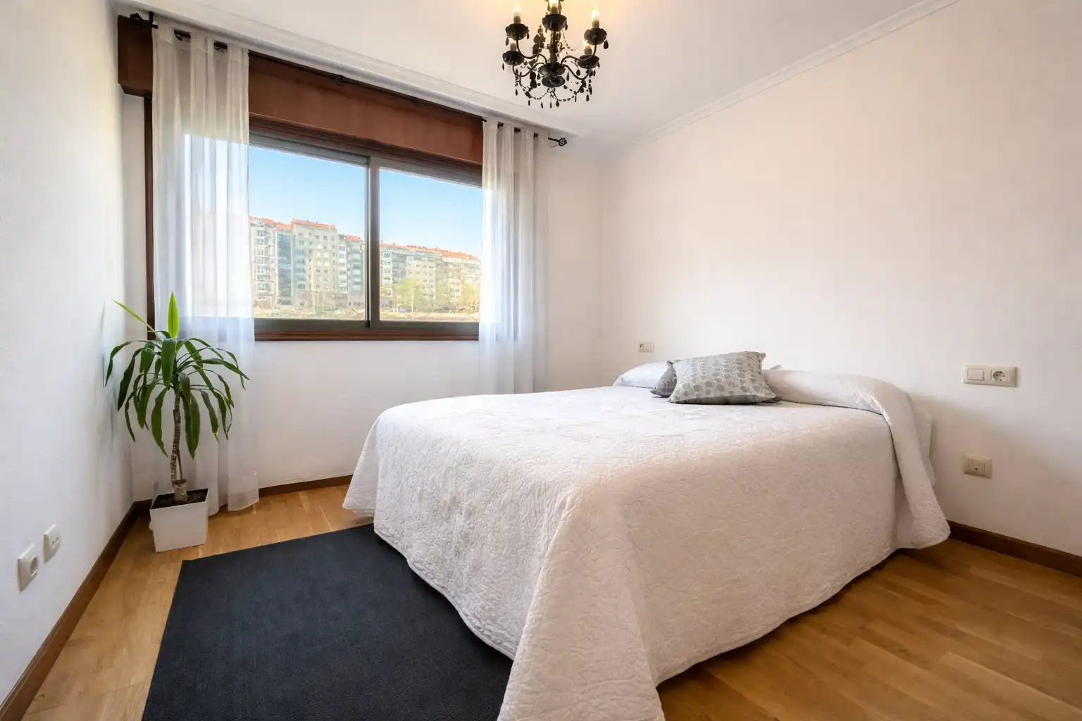 https://static.fotocasa.es/images/ads/1b4a65f0-28f6-41a7-9f4b-a32450da1374?rule=original