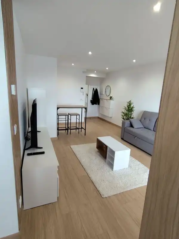 https://static.fotocasa.es/images/ads/021fe2a0-b884-4d24-ac1b-38503640551c?rule=original