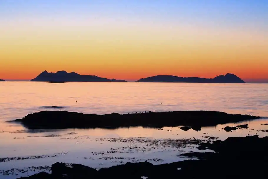 https://static.fotocasa.es/images/ads/2b3ccf0b-ba3d-4492-ba21-0cfd36d98419?rule=original