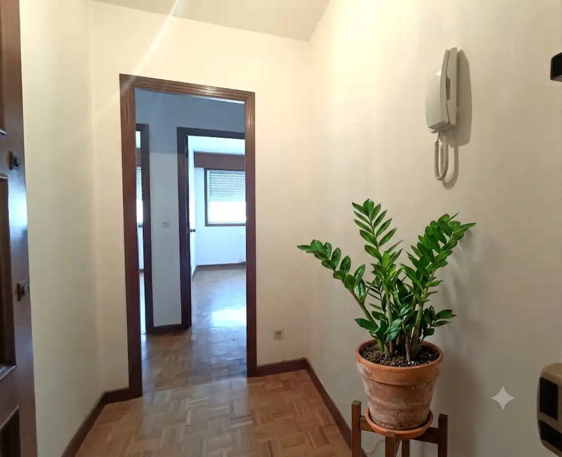 https://static.fotocasa.es/images/ads/271bb540-dc21-41a4-b570-15abf6a19eb7?rule=original