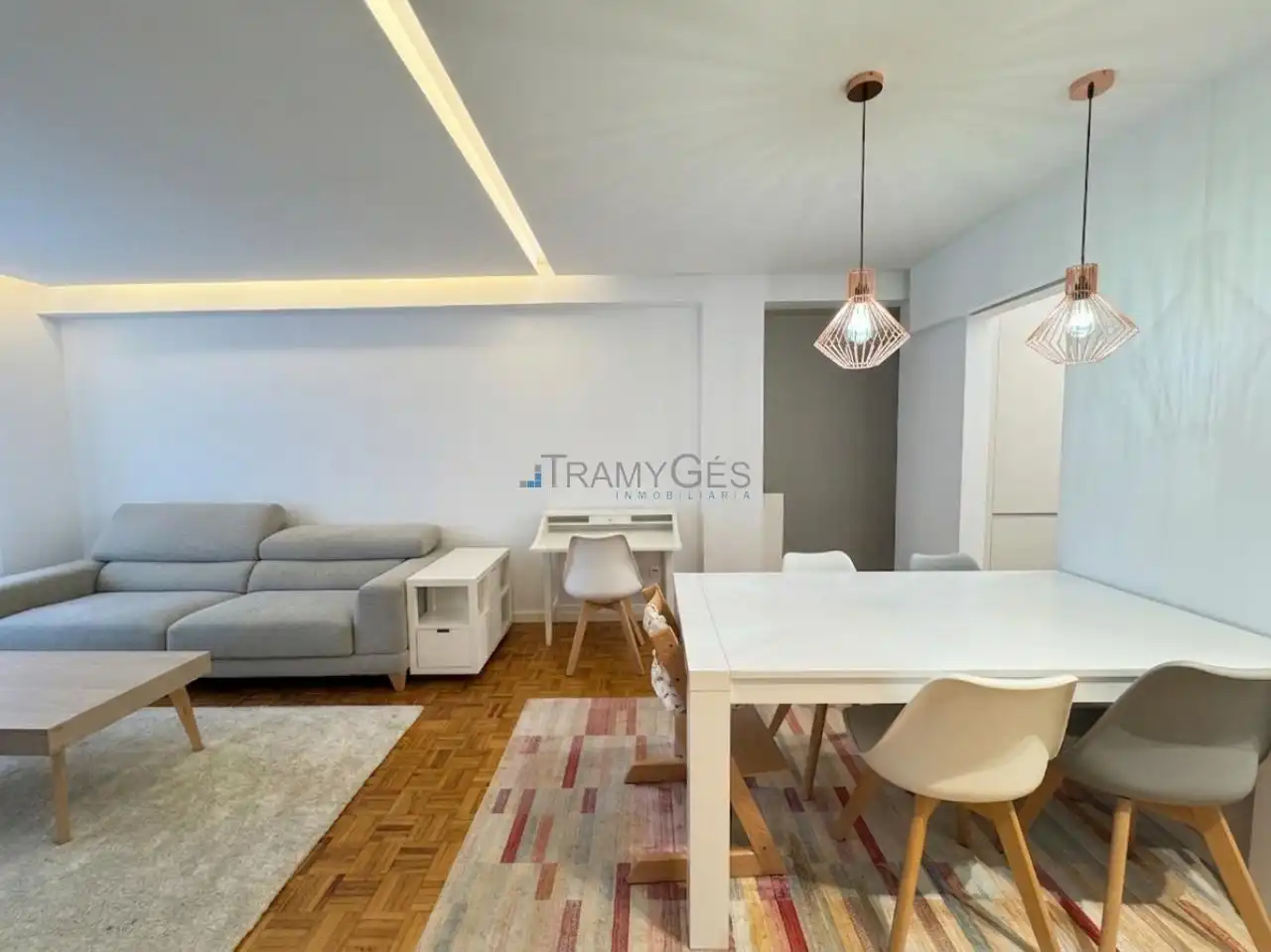 https://static.fotocasa.es/images/ads/da518aef-b280-4e36-ac0c-833cc44390bf?rule=original