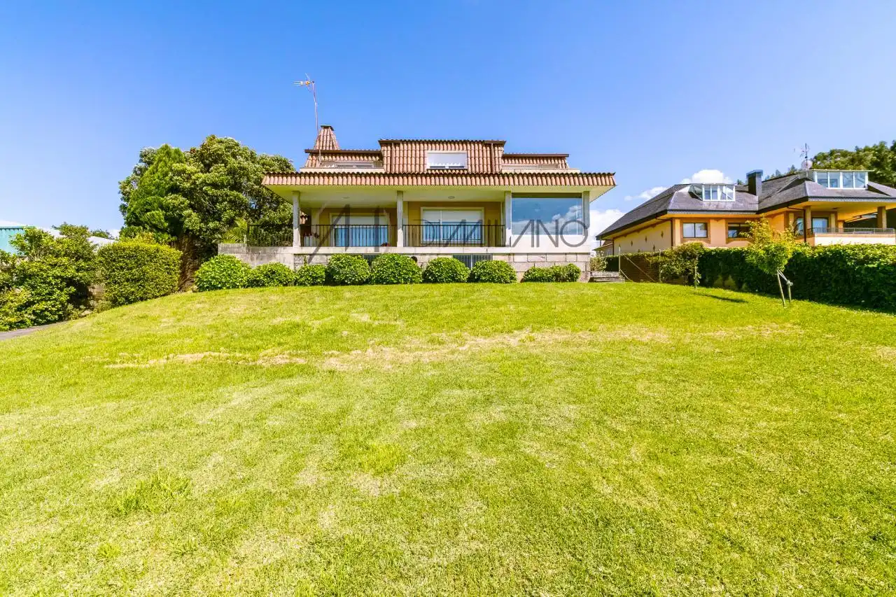 https://static.fotocasa.es/images/ads/870562ce-0e7d-4c00-a7ea-44fbf612c903?rule=original