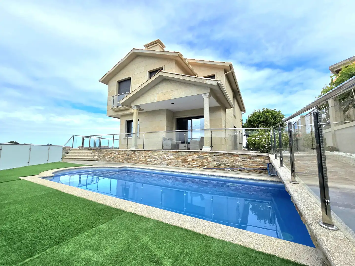 https://static.fotocasa.es/images/ads/dd2d12d6-1fc2-4f58-a250-d3bb86d74d3b?rule=original