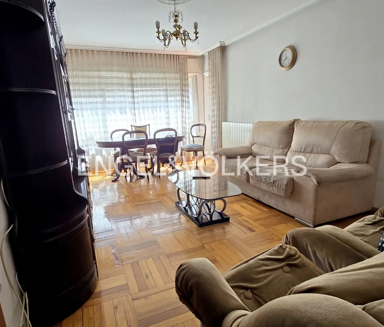 https://static.fotocasa.es/images/ads/083bc7b2-45ef-41b3-aafd-ee1fcc5e9cd6?rule=original