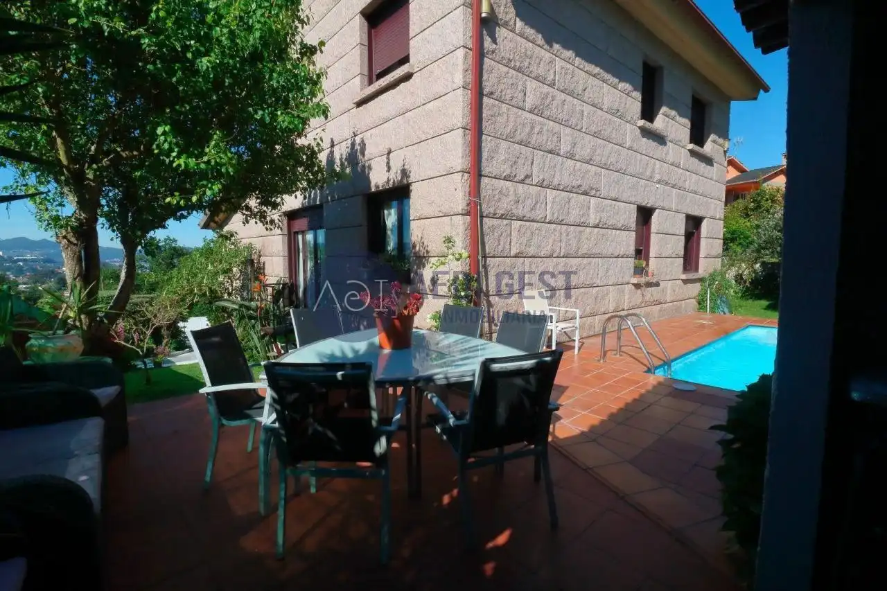 https://static.fotocasa.es/images/ads/4ca25edb-b9a0-43c9-8e1e-a56306278518?rule=original