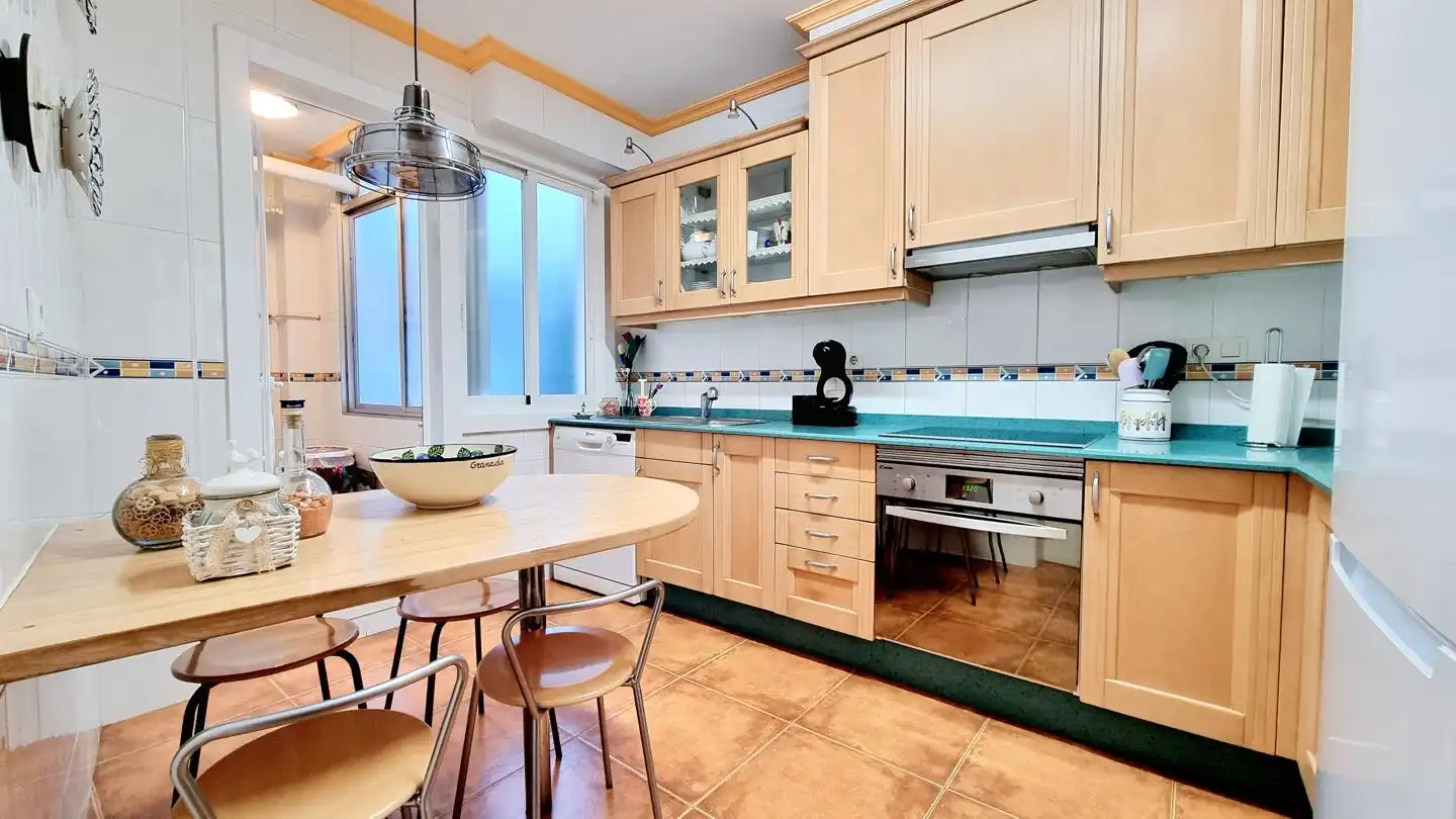 https://static.fotocasa.es/images/ads/7b8d57e4-e288-47af-85df-f1c3589c6368?rule=original