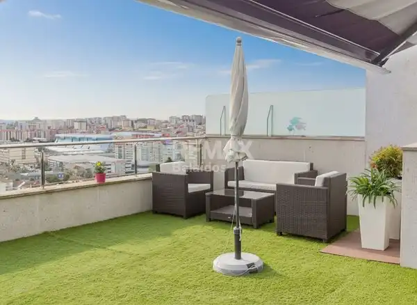 https://static.fotocasa.es/images/ads/cec3f27c-1d70-464b-ad7f-7a866e3a9150?rule=original