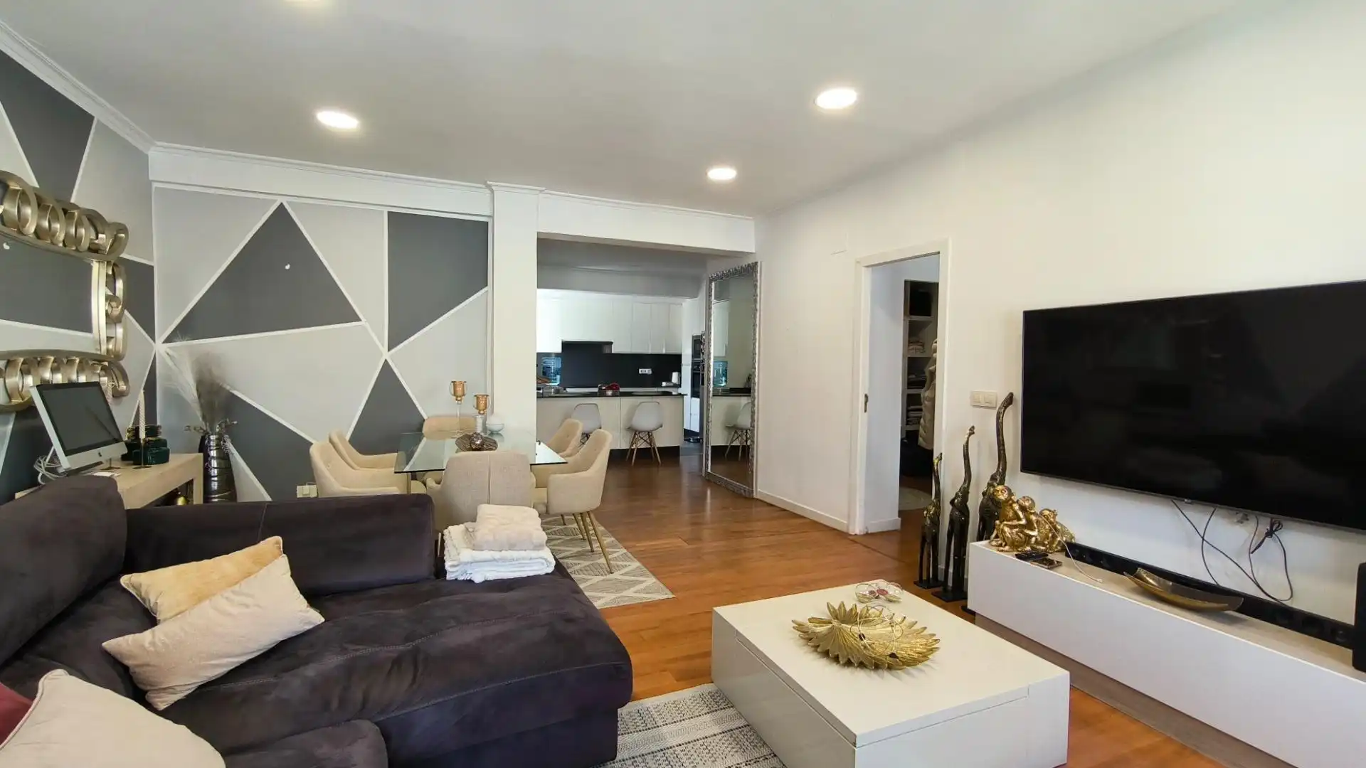 https://static.fotocasa.es/images/ads/e4227a80-eebb-473a-baea-dacfa6478a80?rule=original