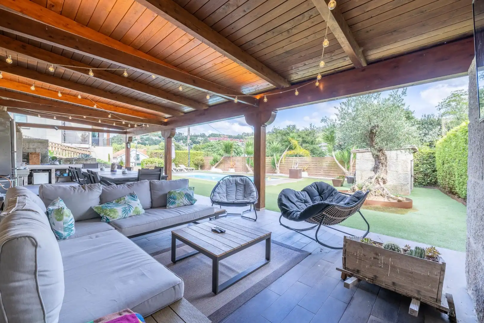 https://static.fotocasa.es/images/ads/57caa96c-bb59-4f8e-b823-287f62bd0090?rule=original