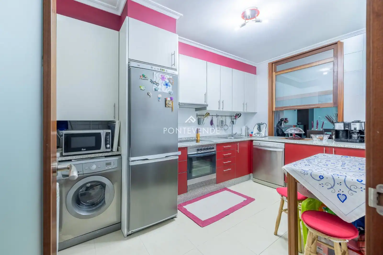 https://static.fotocasa.es/images/ads/cfd1f164-d577-4493-a3c6-de7ffb67b94b?rule=original