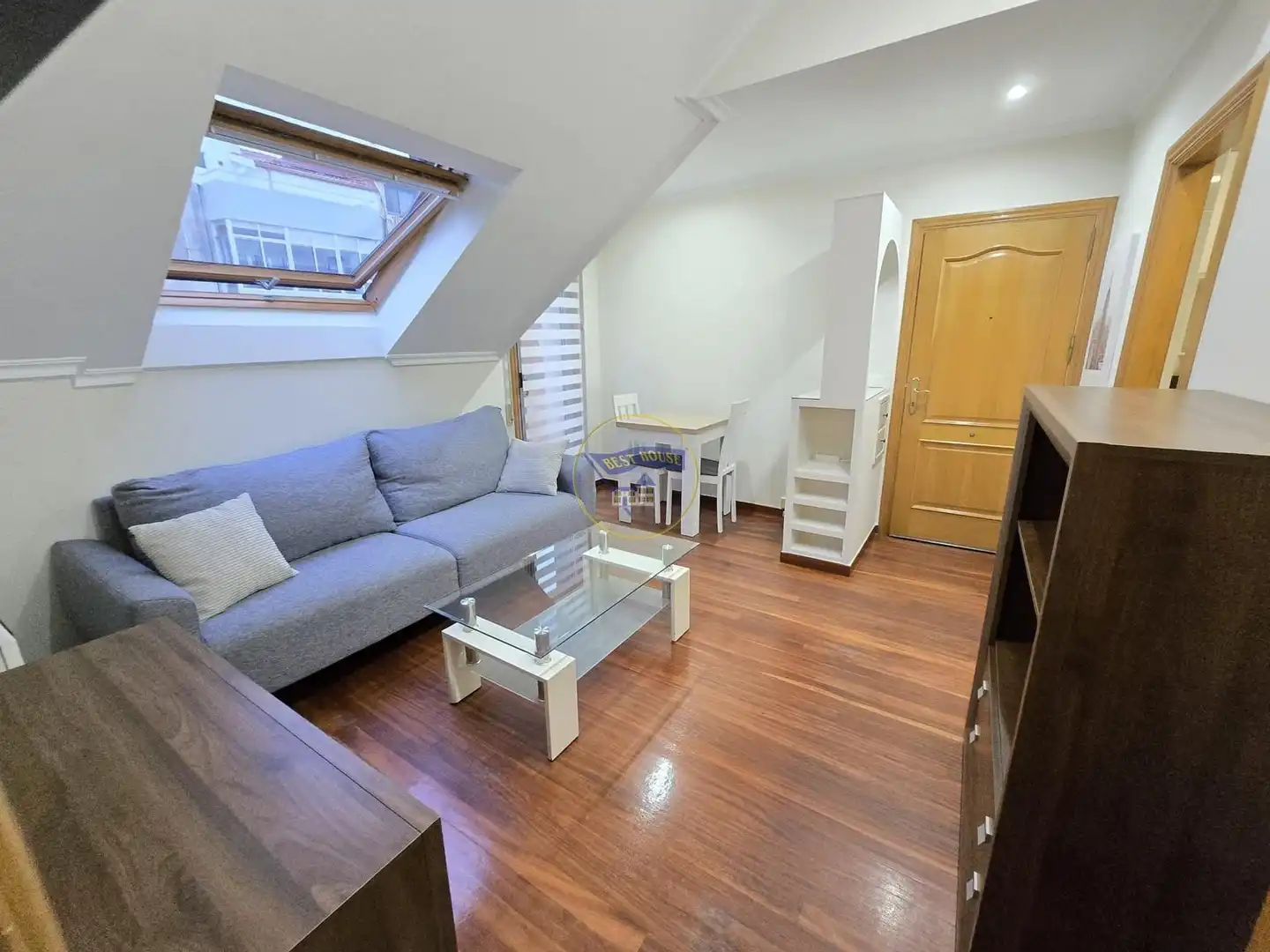 https://static.fotocasa.es/images/ads/bbe474f2-25d3-414c-8913-2fe5d37d8fda?rule=original