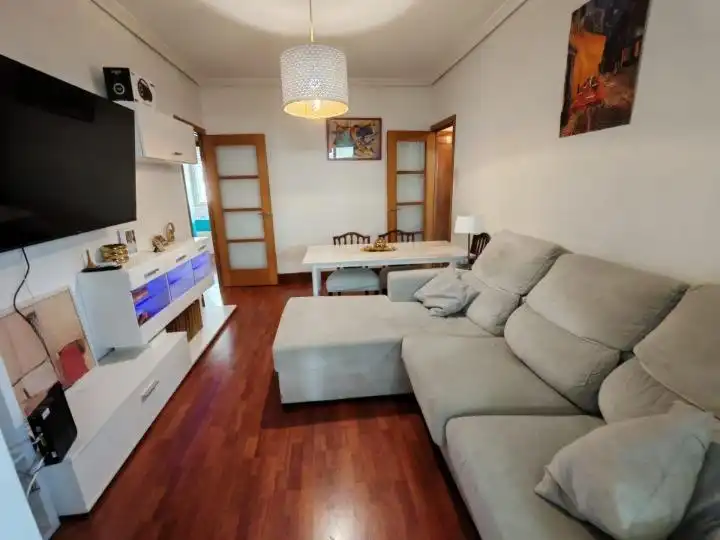 https://static.fotocasa.es/images/ads/4aae060b-7039-4b01-8140-927dcd0515e2?rule=original