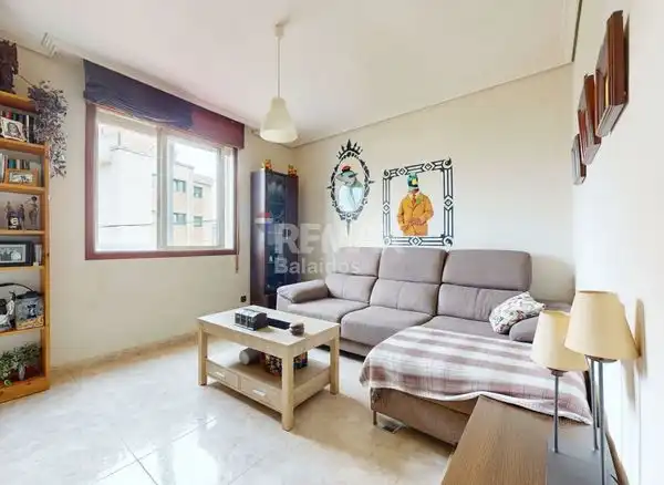 https://static.fotocasa.es/images/ads/98ce9eb5-ecb1-427b-874f-cb7b4278424d?rule=original