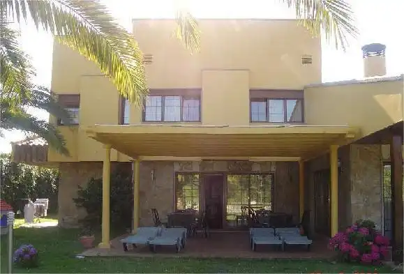 https://static.fotocasa.es/images/ads/7f504fc5-ace8-4fef-ad4a-290a1ec115f4?rule=original