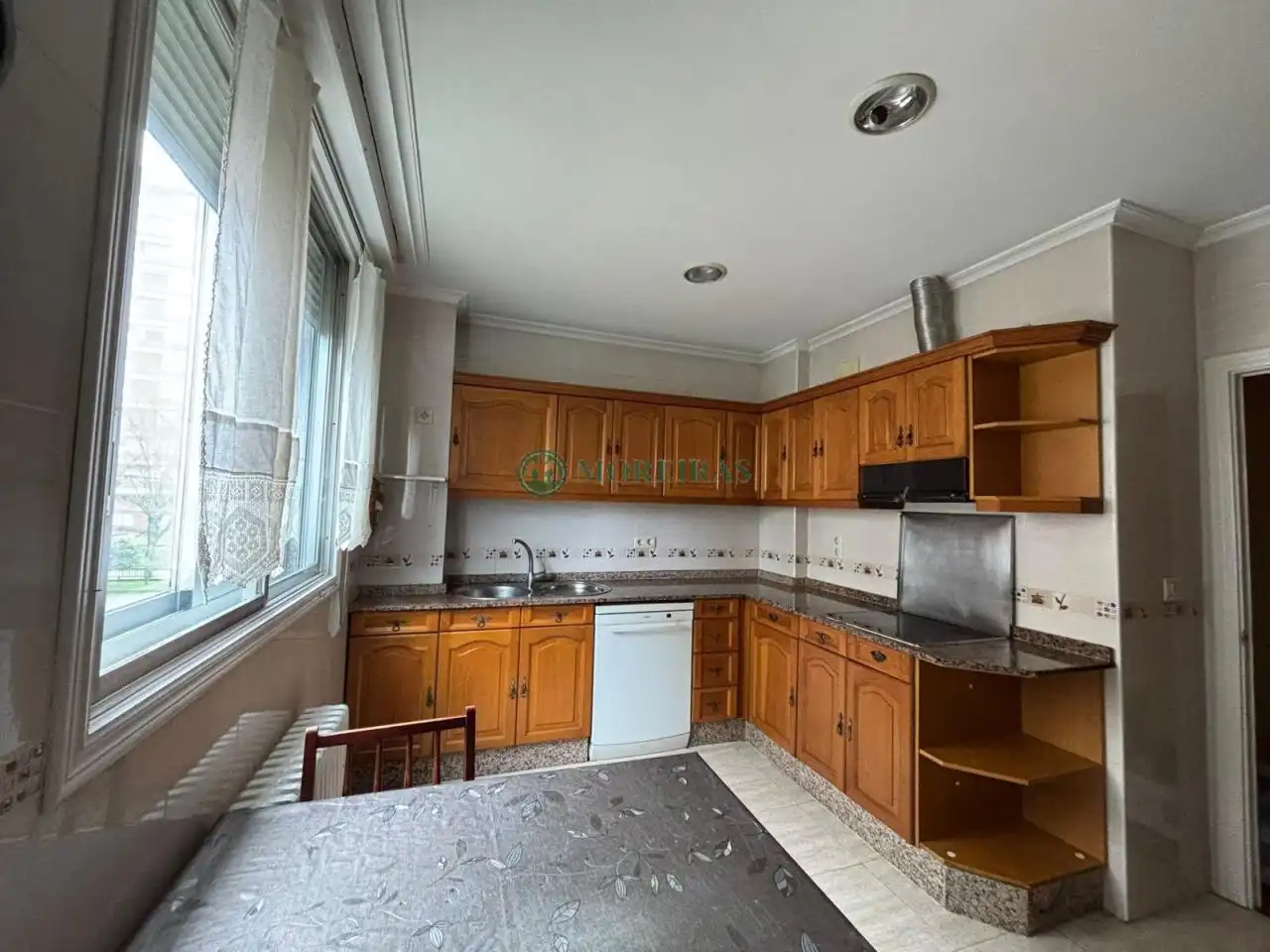 https://static.fotocasa.es/images/ads/9b78191b-681e-4838-88dc-fc24ae5a0b4e?rule=original